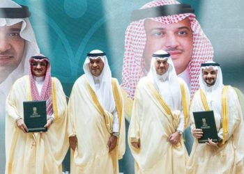 محافظ الأحساء يسلّم وحدات الإسكان التنموي للمستفيدين ويشهد توقيع مشاريع تنموية واستثمارية كبرى