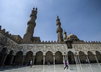 جدل واسع بعد تصريحات أستاذة بجامعة الأزهر حول جواز مخدر الحشيش