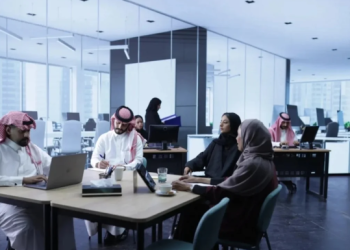 منصة مدد وشركة خزنة تطلقان “الراتب المرن”.. يتيح للموظفين طلب جزء من رواتبهم