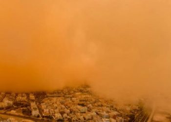 عواصف ترابية وأتربة