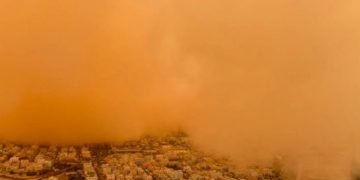 عواصف ترابية وأتربة