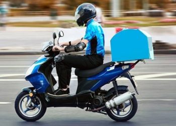 هوية السائق والربط الإلكتروني.. 25 اشتراطًا لنشاط توصيل الطلبات في السعودية