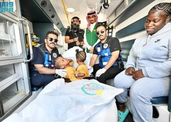 «أزاريا وأزورا توأم ملتصق».. قلبان صغيران ينشدان الأمل في أرض الإنسانية بالمملكة