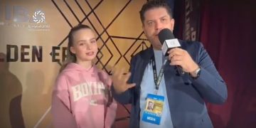 لقاء خاص لتفاعل السعودية مع آنا فولكوفا مغنية احتفالية الاتحاد الدولي للملاكمة في اسطنبول