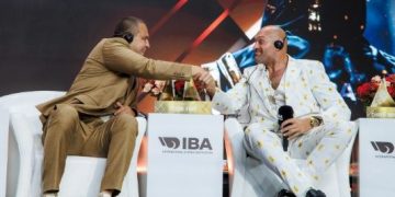 رئيس IBA عمر كريمليف يعلن انطلاق “العصر الذهبي” للملاكمة بحضور كروفورد وفيوري في إسطنبول