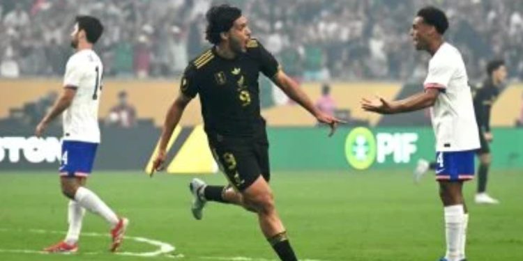 ريمونتادا بطولية تتوّج المكسيك بلقب الكأس الذهبية للمرة العاشرة