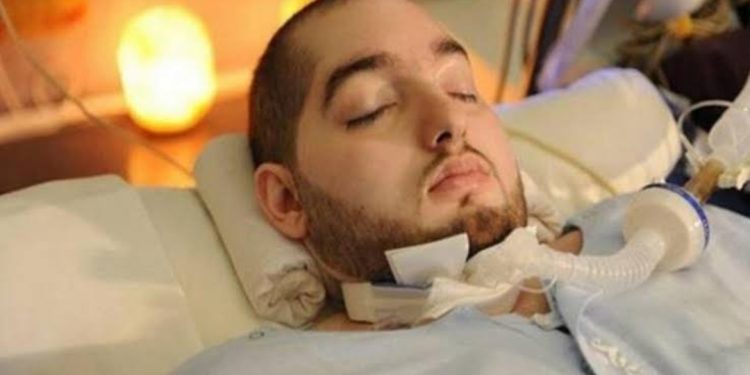 «شاهد» الحزن يخيم على موقع إكس بعد وفاة الأمير الوليد بن خالد بن طلال.. كلمات حزينة في وداع الأمير النائم