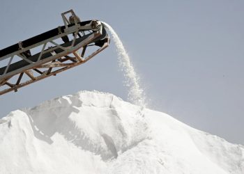 السعودية تنتج الذهب الأبيض بـ3.7 مليار ريال و27 مصنعًا وطنيًّا يدعمون صناعة الملح