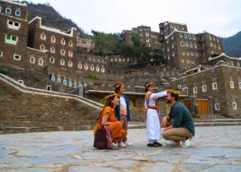 الرحلات تنطلق من الكويت إلى عسير.. صيف بطعم جديد في جبال السعودية