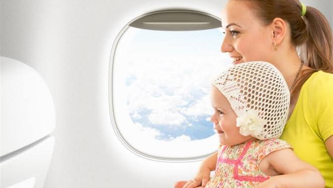 هل تفكر في السفر مع رضيعك؟ إليك نصائح مهمة قبل الحجز