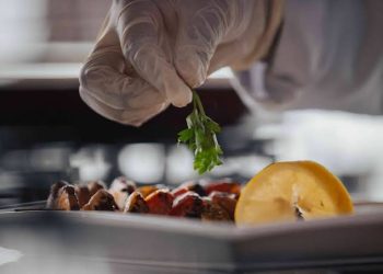 اتفاقية جديدة لتأهيل الكوادر السعودية في الفندقة وفنون الطهي