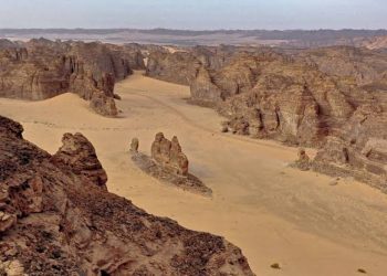 تكوينات العُلا الصخرية.. لوحات فنية نحتتها الطبيعة تحبس الأنفاس