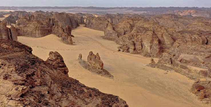 تكوينات العُلا الصخرية.. لوحات فنية نحتتها الطبيعة تحبس الأنفاس