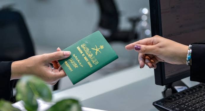 “الجوازات السعودية”: تحقق من صلاحية جوازك قبل السفر.. 3 أشهر للدول العربية و6 لبقية الدول