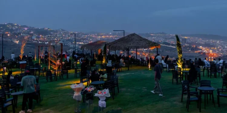 حين تلتقي السماء بالأرض.. منتزه “نجمة ونهر” مغامرة بصرية أعالي أبها