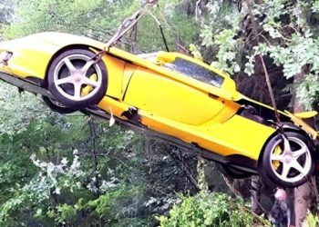 سيارة بورش كاريرا GT