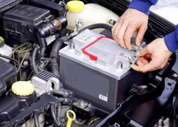 بطارية السيارة