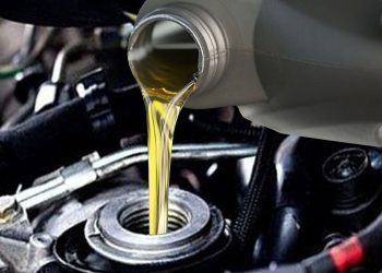 زيت السيارة