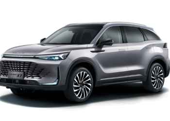 سيارة من طراز BAIC X7