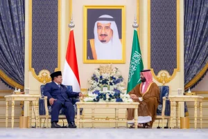 تفاعل السعودية - لحظة استقبال ولي العهد السعودي رئيس جمهورية إندونيسيا.. فيديو