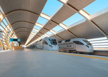خطط تطويرية لربط مطار الملك فهد الدولي بشبكة القطارات في السعودية