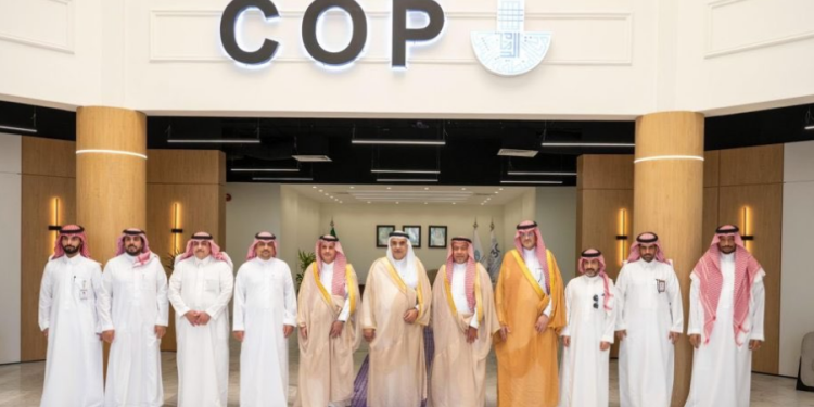 تدشين الإصدار الجديد من نظم المعلومات الجغرافية وتطبيق مدينتي