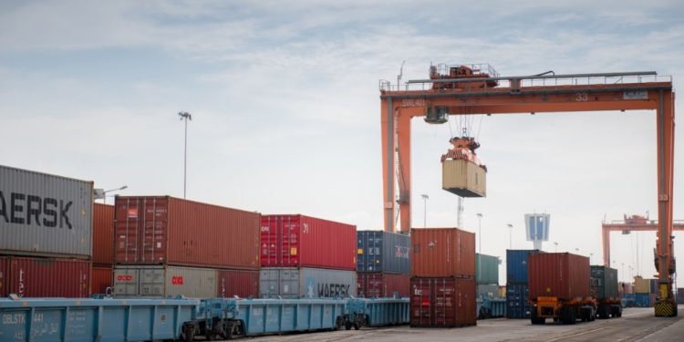 ارتفاع حركة المناولة في الموانئ السعودية خلال يوليو 2025 بنسبة 12%