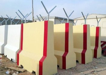 الألواح العلوية فوق الحواجز الخرسانية: خطوة سعودية لتعزيز السلامة وتحسين المشهد الحضري