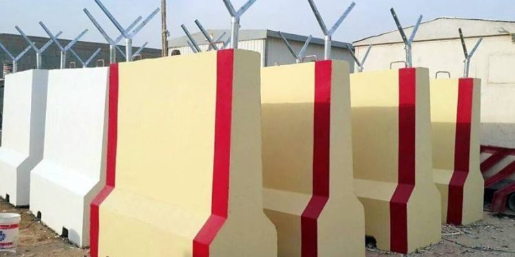 الألواح العلوية فوق الحواجز الخرسانية: خطوة سعودية لتعزيز السلامة وتحسين المشهد الحضري