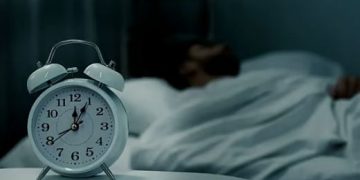 نصائح تساعدك على تعديل نومك مع العودة للمدارس