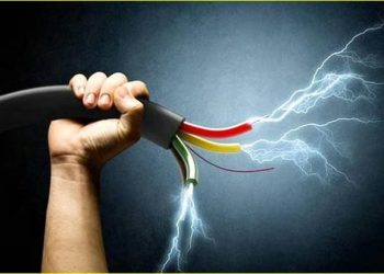 سرقة كابلات الكهرباء تعطل الدراسة في 51 مدرسة بالرياض.. غضب كبير ومطالب بتشديد العقوبات