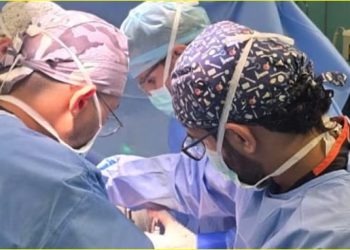 إنجاز طبي رائد.. مدينة الملك سلمان الطبية تُحدث نقلة نوعية في جراحات العمود الفقري