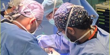 إنجاز طبي رائد.. مدينة الملك سلمان الطبية تُحدث نقلة نوعية في جراحات العمود الفقري