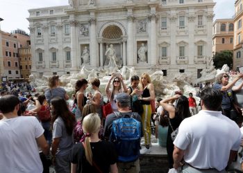 إيطاليا ترفع الراية الحمراء.. رسوم جديدة وتشديد على السياحة الفوضوية