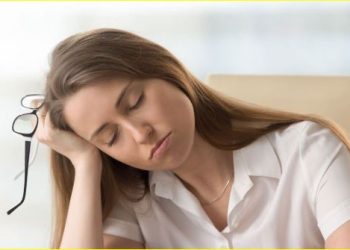 قلة النوم تهدد الصحة بـ 8 أمراض خطيرة.. والخبراء يحذرون