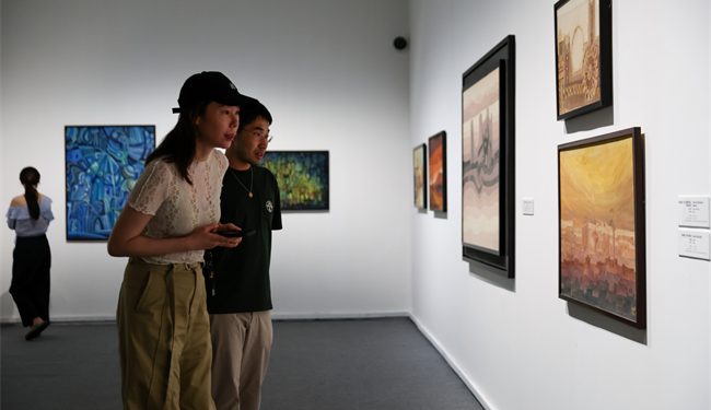 معرض فني سعودي في قلب بكين.. رحلة بصرية داخل روح الصحراء والتراث