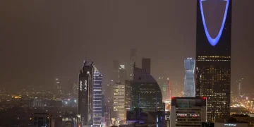 مشروع سياحي حديث يضم واجهات مائية وأسواقًا عائمة في المنطقة الشرقية.
