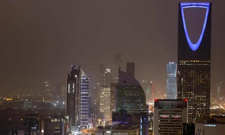 مشروع سياحي حديث يضم واجهات مائية وأسواقًا عائمة في المنطقة الشرقية.