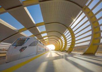 ردود أفعال السعوديين على قرار منح كبار السن خصمًا 50٪ عند استخدام القطارات داخل المدن