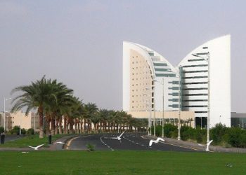 جامعة نجران تمدد فترة القبول في برامج الدبلومات “مدفوعة القيمة”.. التخصصات والموعد الجديد