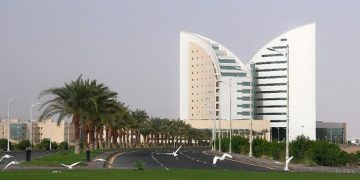 جامعة نجران تمدد فترة القبول في برامج الدبلومات “مدفوعة القيمة”.. التخصصات والموعد الجديد