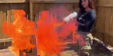 مرشحة الكونجرس المتطرفة فالنتينا جوميز تثير غضب كبير بعد حرق القرآن وإعلانها العداء للإسلام