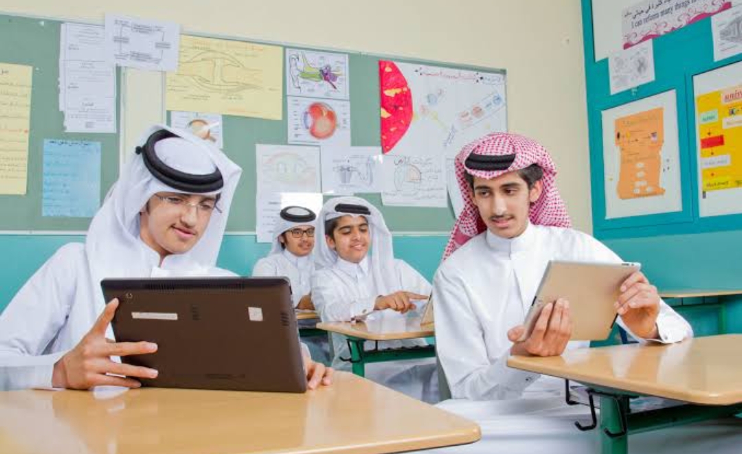 تفاعل السعودية - التعليم في قلب رؤية 2030.. تحوّلاً شاملاً في تحديث المناهج وتعزيز المهارات