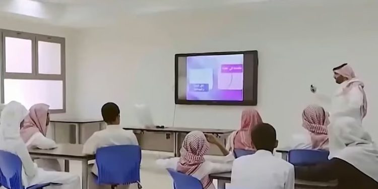 عودة المدارس في مكة المكرمة والمدينة المنورة غداً الأحد