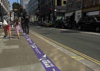 ما سر الخط البنفسجي وحادثة السرقة في شارع أكسفورد بلندن؟