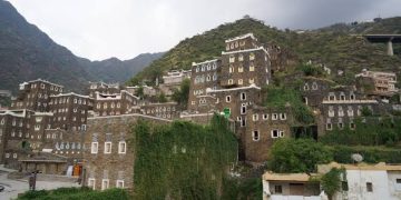 رجال ألمع.. لؤلؤة عسير التي تحفظ أسرار 700 عام