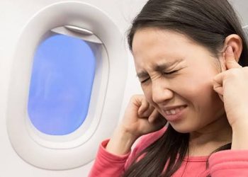 ضوضاء الطائرات خطر صامت.. كيف تستمتع بالسفر وتحمي أذنيك؟