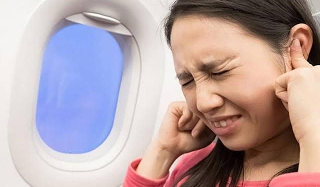 ضوضاء الطائرات خطر صامت.. كيف تستمتع بالسفر وتحمي أذنيك؟