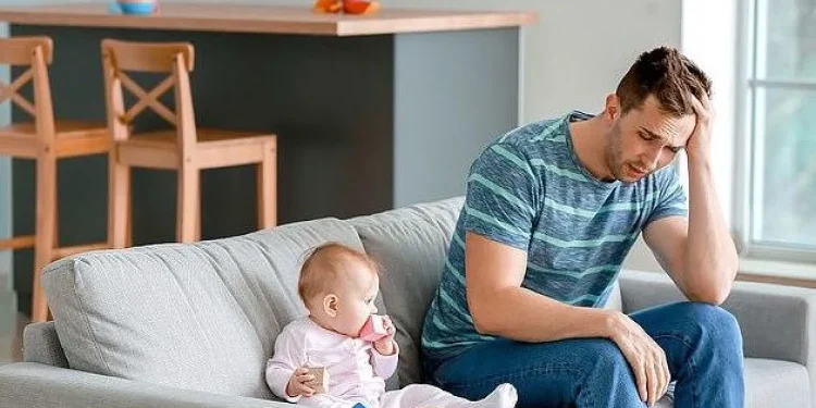 اكتئاب الآباء.. معاناة صامتة لايفصح عنها الرجال..ماذا نعرف عنه؟