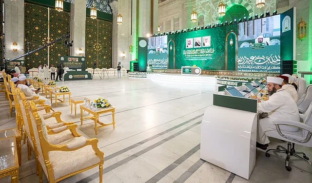 شاشات عملاقة في المسجد الحرام لنقل فعاليات مسابقة الملك عبدالعزيز الدولية للقرآن الكريم